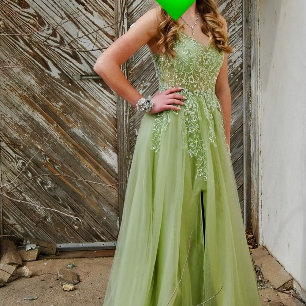 Elegant Green Lace Prom dress
